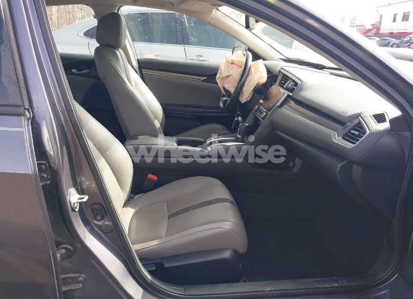 Photo 5 of 2019 Honda Civic EX-L (VIN 19XFC1F75KE215847)