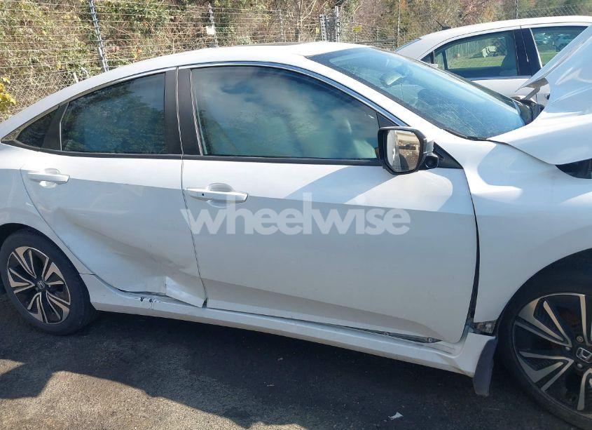 Photo 12 of 2017 Honda Civic EX-L (VIN 19XFC1F76HE029825)
