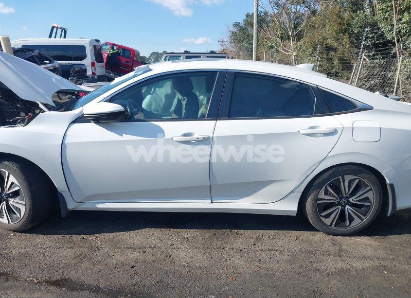 Photo 13 of 2017 Honda Civic EX-L (VIN 19XFC1F76HE029825)