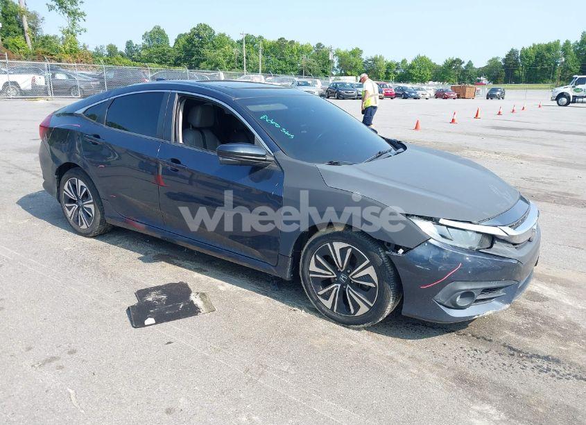 2017 Honda Civic EX-L (VIN 19XFC1F77HE008417) main photo
