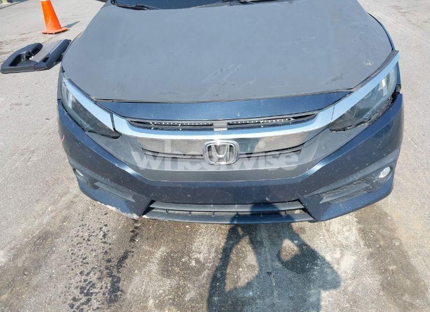 Photo 13 of 2017 Honda Civic EX-L (VIN 19XFC1F77HE008417)