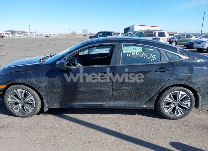 Photo 13 of 2017 Honda Civic EX-L (VIN 19XFC1F77HE015318)