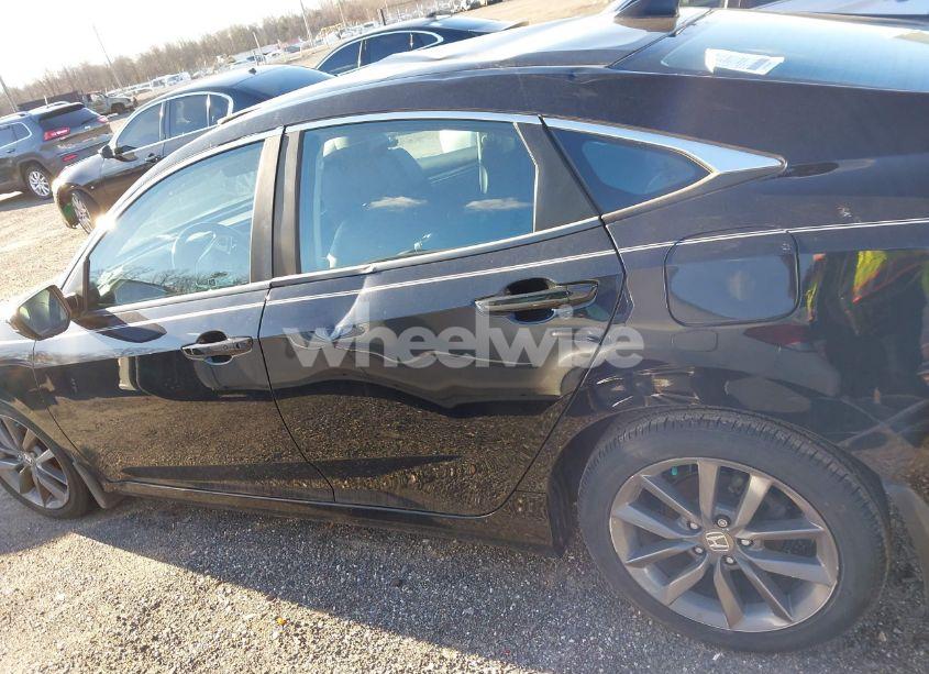 Photo 13 of 2019 Honda Civic EX-L (VIN 19XFC1F77KE001636)