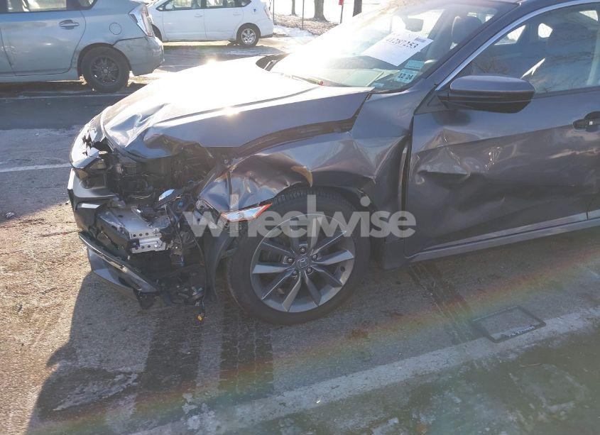 Photo 18 of 2019 Honda Civic EX-L (VIN 19XFC1F77KE215638)