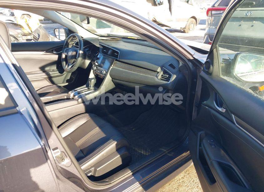 Photo 5 of 2019 Honda Civic EX-L (VIN 19XFC1F77KE215638)