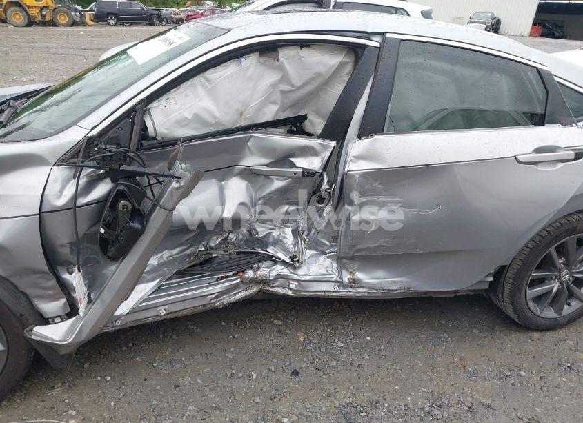 Photo 6 of 2020 Honda Civic EX-L (VIN 19XFC1F77LE003372)