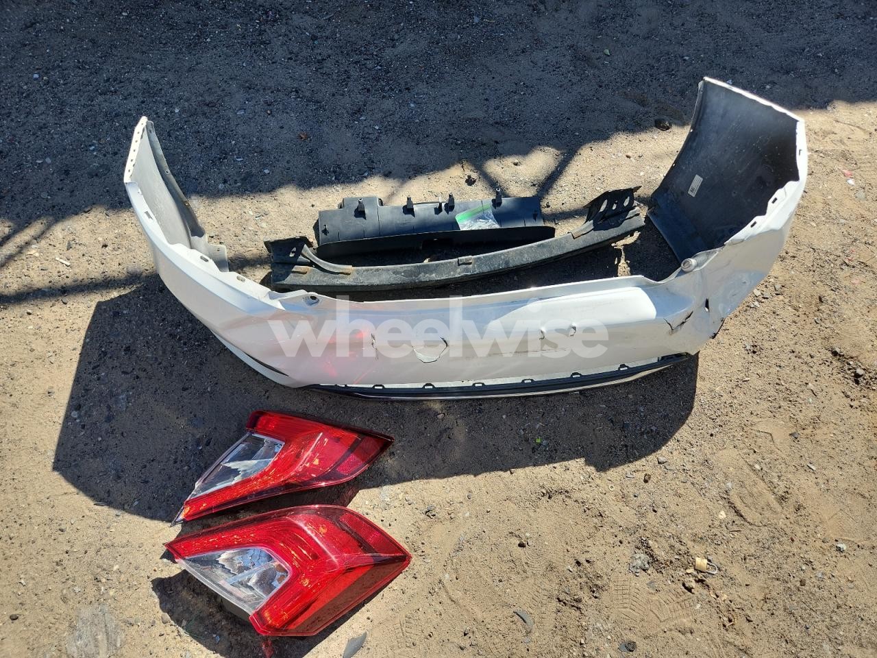 Photo 12 of 2020 HONDA CIVIC EXL (VIN 19XFC1F77LE023220)