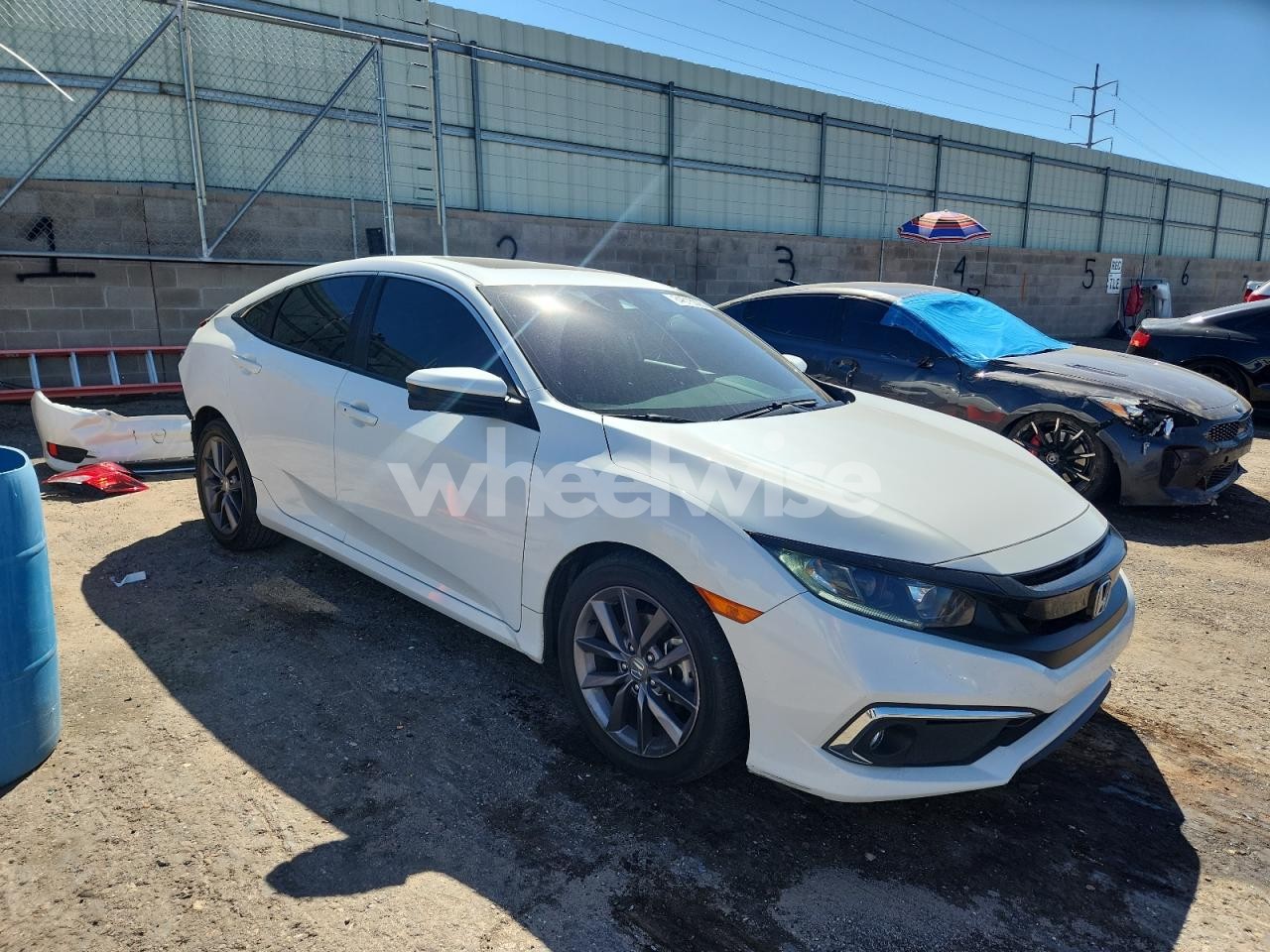 Photo 4 of 2020 HONDA CIVIC EXL (VIN 19XFC1F77LE023220)