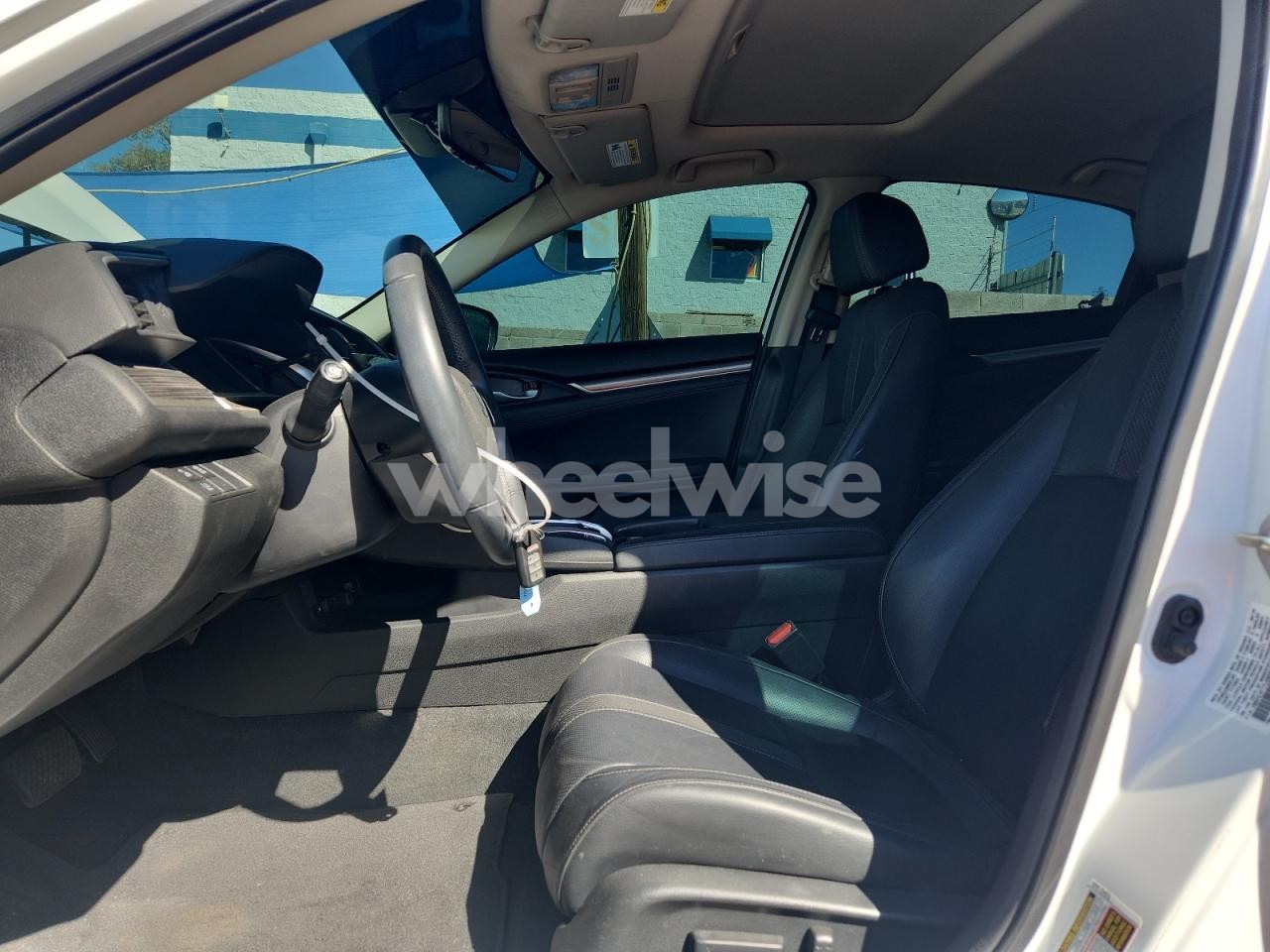 Photo 7 of 2020 HONDA CIVIC EXL (VIN 19XFC1F77LE023220)