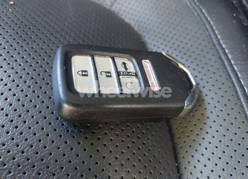 Photo 11 of 2021 Honda Civic EX-L (VIN 19XFC1F77ME008203)