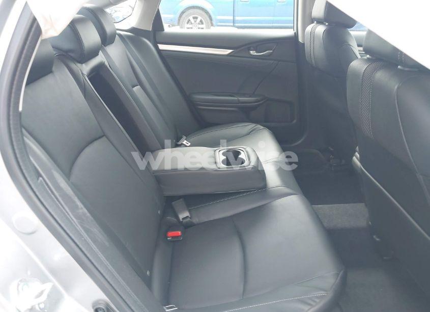 Photo 8 of 2021 Honda Civic EX-L (VIN 19XFC1F77ME008461)