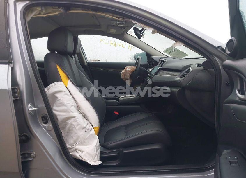 Photo 5 of 2021 Honda Civic EX-L (VIN 19XFC1F77ME011926)