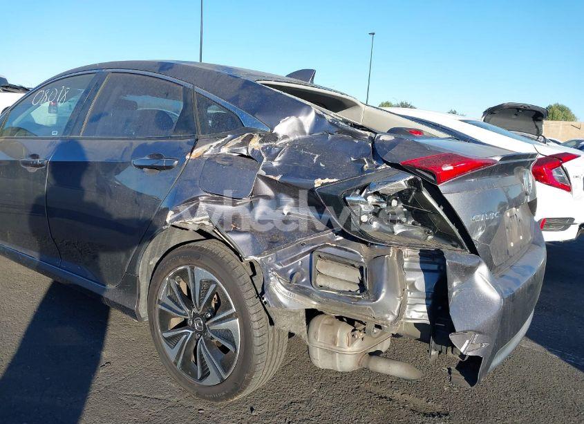 Photo 6 of 2017 Honda Civic EX-L (VIN 19XFC1F78HE210392)