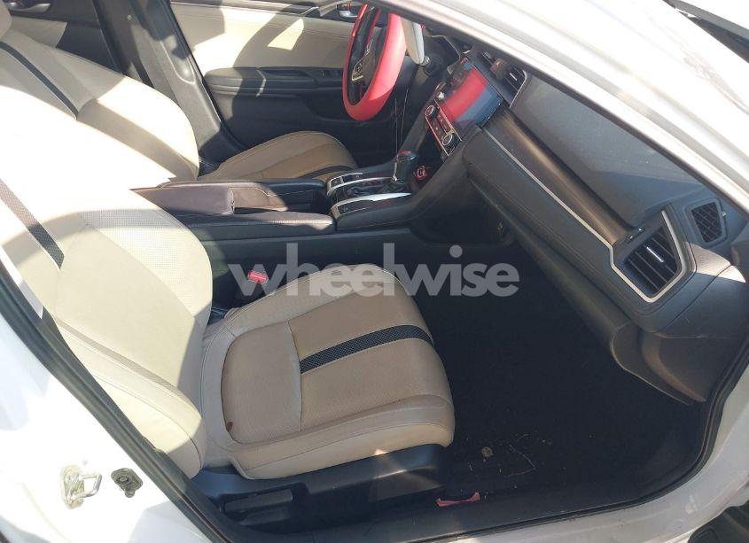 Photo 5 of 2019 Honda Civic EX-L (VIN 19XFC1F78KE003203)