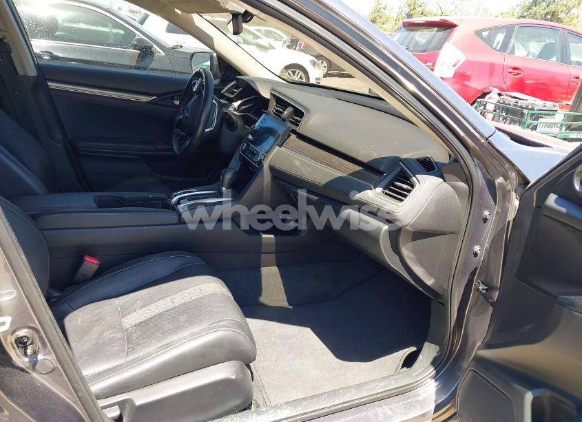 Photo 5 of 2021 Honda Civic EX-L (VIN 19XFC1F78ME206434)