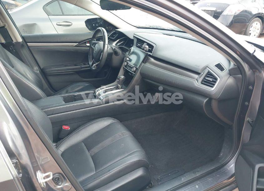 Photo 5 of 2019 Honda Civic EX-L (VIN 19XFC1F7XKE007933)