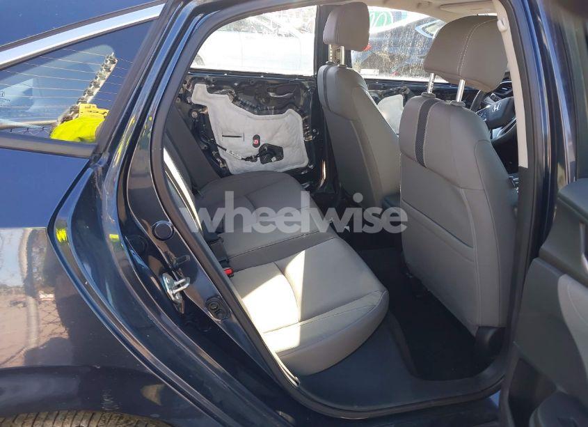 Photo 8 of 2019 Honda Civic EX-L (VIN 19XFC1F7XKE216640)