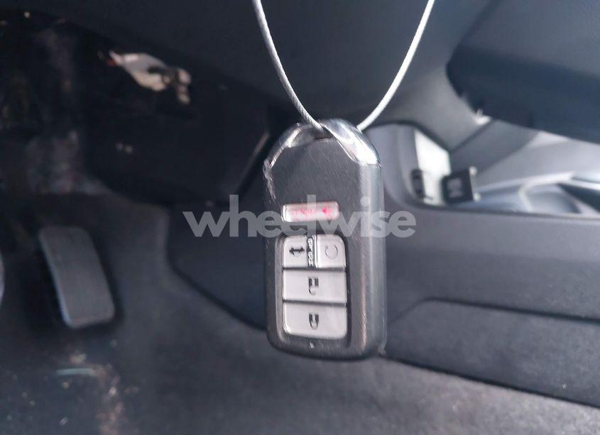 Photo 11 of 2021 Honda Civic EX-L (VIN 19XFC1F7XME009992)