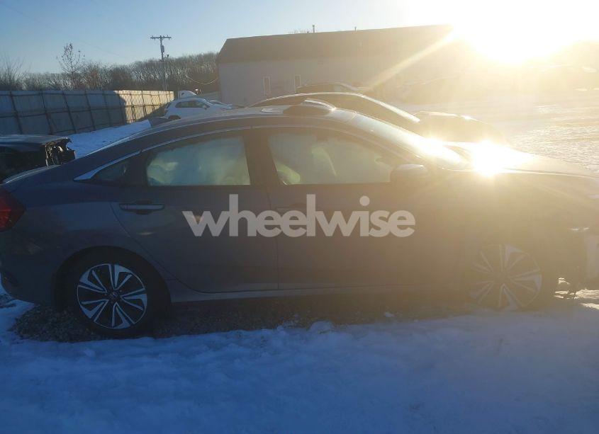 Photo 13 of 2016 Honda Civic EX-L (VIN 19XFC1F84GE000766)