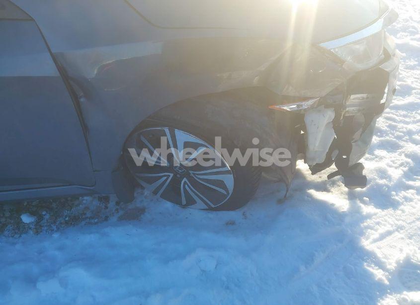 Photo 6 of 2016 Honda Civic EX-L (VIN 19XFC1F84GE000766)