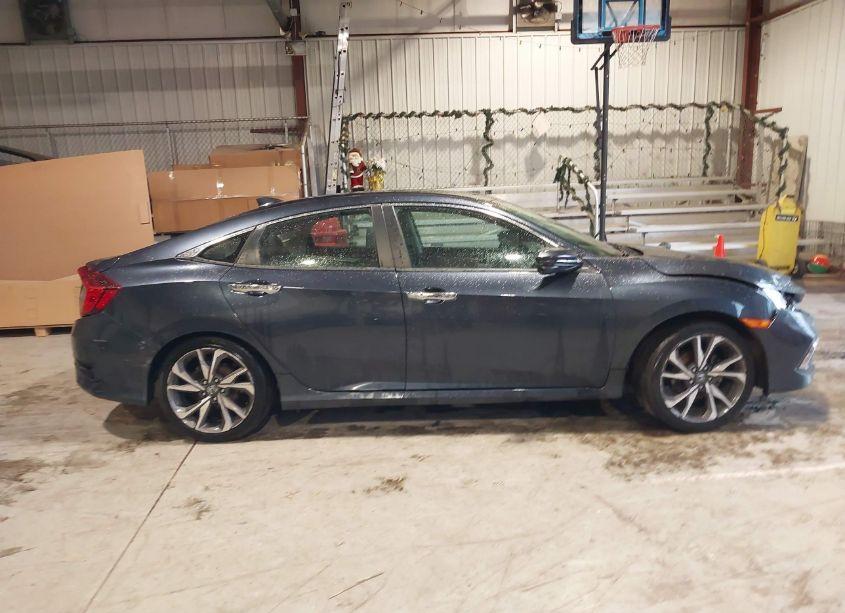 Photo 13 of 2019 Honda Civic TOURING (VIN 19XFC1F90KE207026)