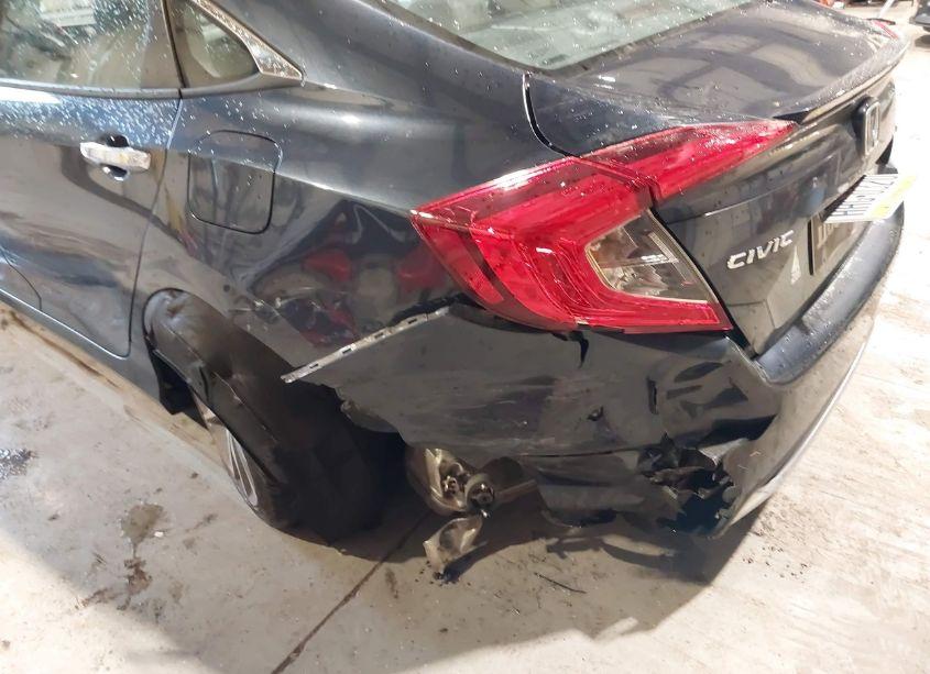 Photo 6 of 2019 Honda Civic TOURING (VIN 19XFC1F90KE207026)