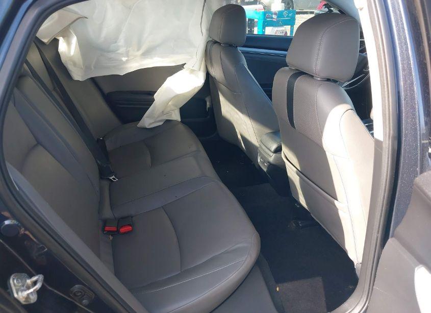 Photo 8 of 2016 Honda Civic TOURING (VIN 19XFC1F91GE040277)