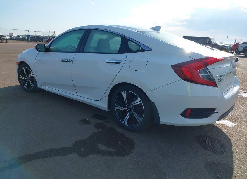 Photo 3 of 2017 Honda Civic TOURING (VIN 19XFC1F92HE013834)