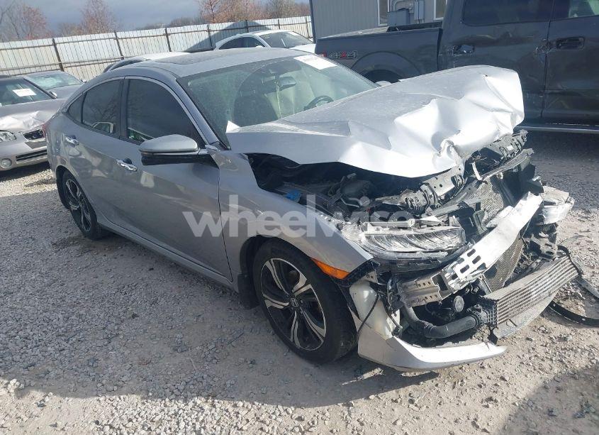 2017 Honda Civic TOURING (VIN 19XFC1F92HE014305) main photo