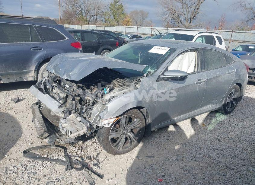 Photo 2 of 2017 Honda Civic TOURING (VIN 19XFC1F92HE014305)