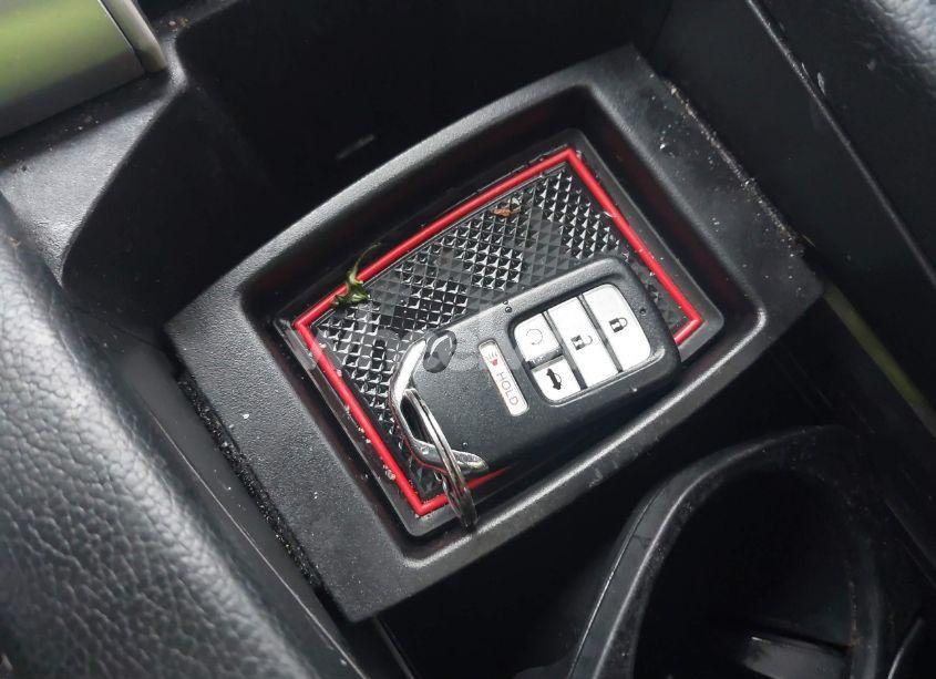 Photo 11 of 2019 Honda Civic TOURING (VIN 19XFC1F93KE002266)