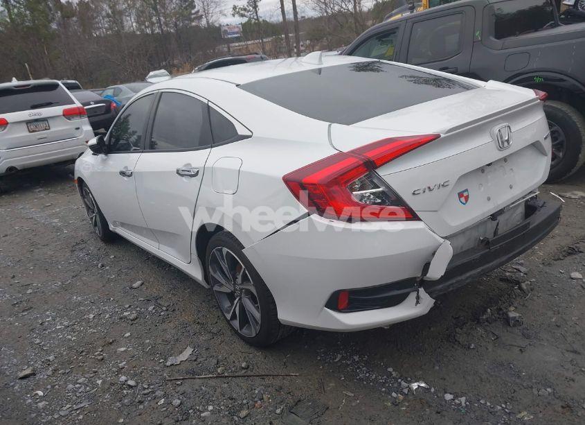 Photo 3 of 2019 Honda Civic TOURING (VIN 19XFC1F93KE002266)