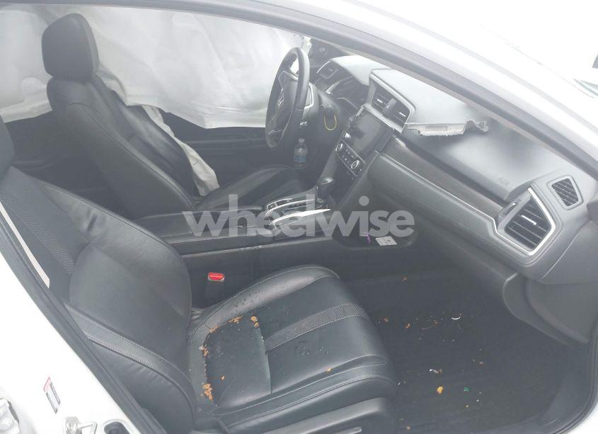 Photo 5 of 2019 Honda Civic TOURING (VIN 19XFC1F93KE002266)