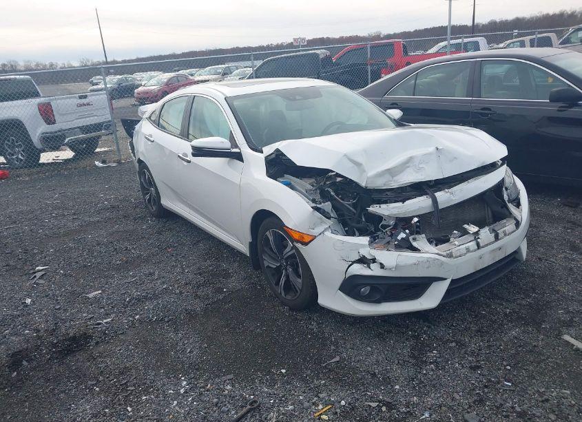 2017 Honda Civic TOURING (VIN 19XFC1F94HE210066) main photo