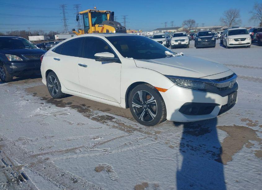 2016 Honda Civic TOURING (VIN 19XFC1F95GE032764) main photo