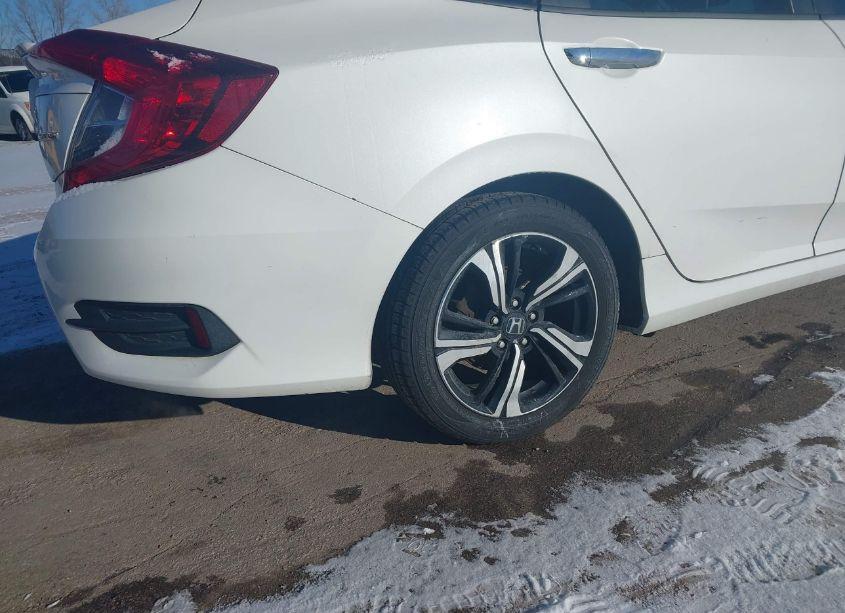 Photo 21 of 2016 Honda Civic TOURING (VIN 19XFC1F95GE032764)