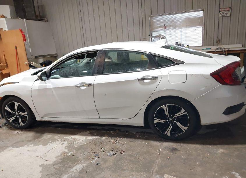 Photo 15 of 2016 Honda Civic TOURING (VIN 19XFC1F95GE036586)