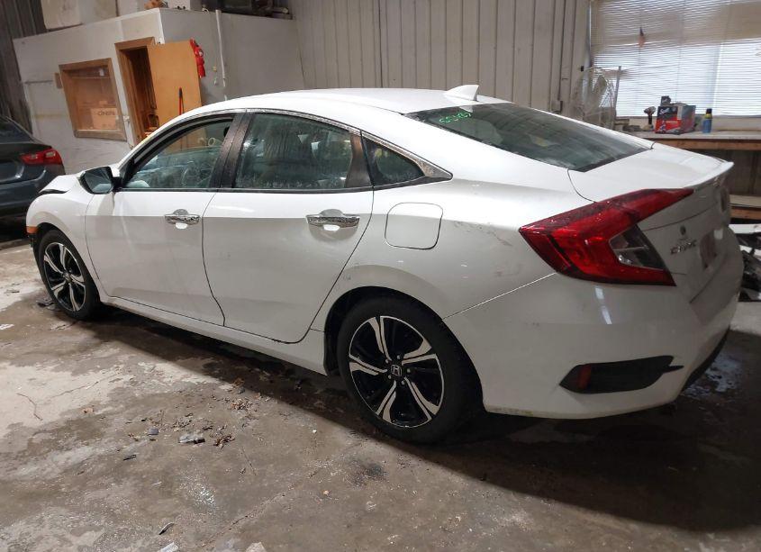 Photo 3 of 2016 Honda Civic TOURING (VIN 19XFC1F95GE036586)