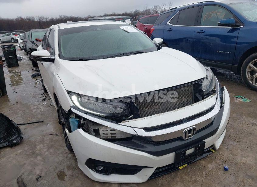 2017 Honda Civic TOURING (VIN 19XFC1F95HE023192) main photo
