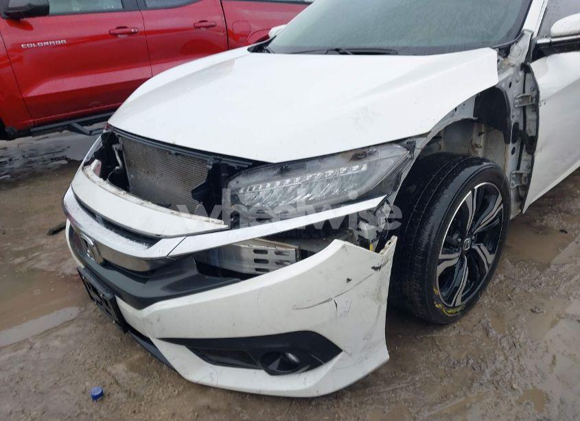 Photo 6 of 2017 Honda Civic TOURING (VIN 19XFC1F95HE023192)