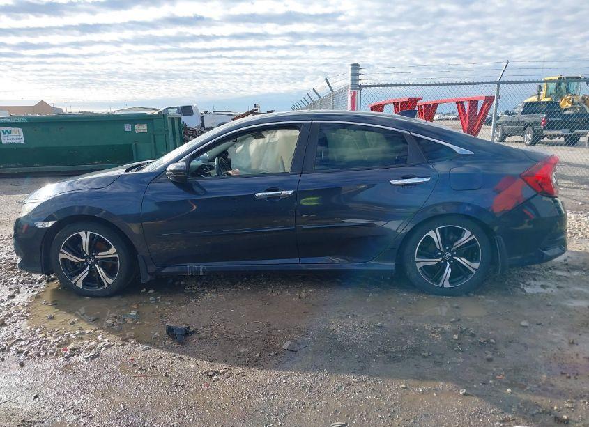 Photo 13 of 2016 Honda Civic TOURING (VIN 19XFC1F97GE002682)