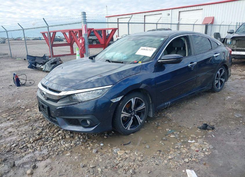Photo 2 of 2016 Honda Civic TOURING (VIN 19XFC1F97GE002682)