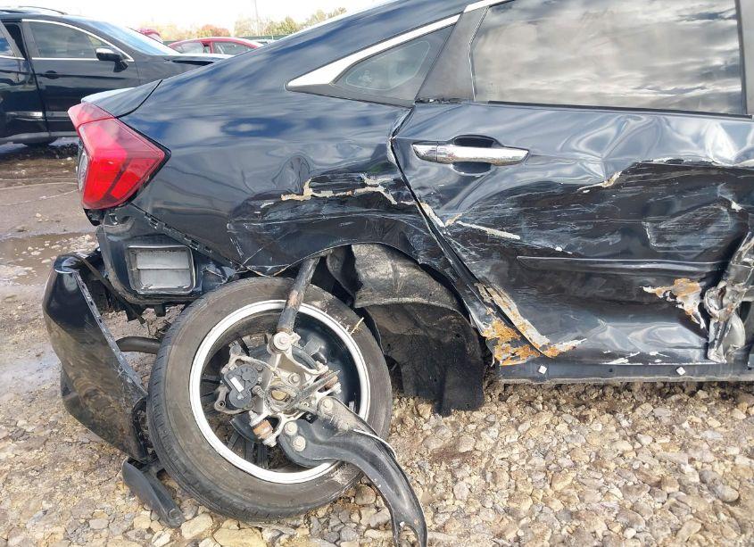 Photo 6 of 2016 Honda Civic TOURING (VIN 19XFC1F97GE002682)
