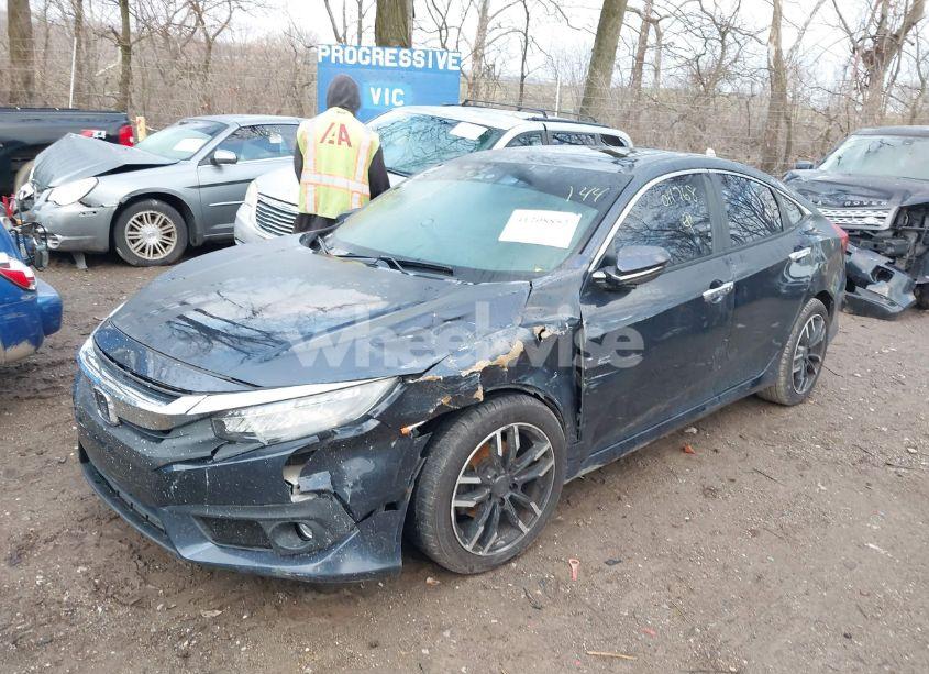 Photo 2 of 2016 Honda Civic TOURING (VIN 19XFC1F97GE011768)