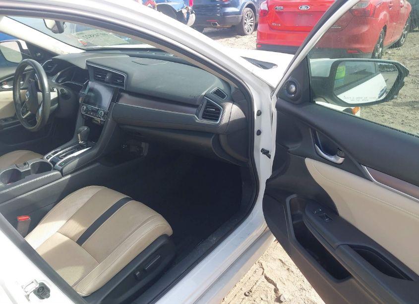Photo 5 of 2016 Honda Civic TOURING (VIN 19XFC1F97GE016744)
