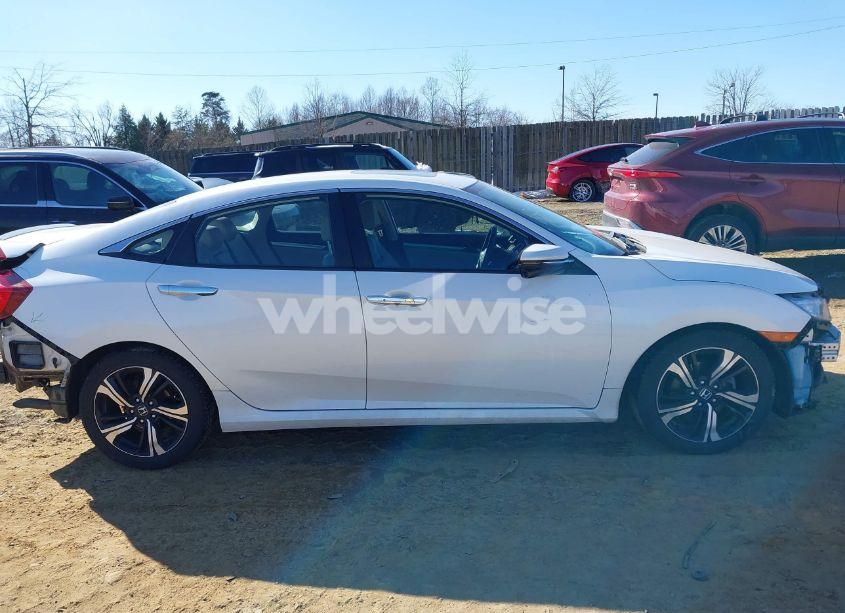 Photo 13 of 2017 Honda Civic TOURING (VIN 19XFC1F97HE015398)