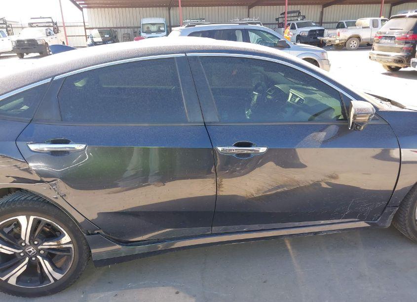 Photo 13 of 2016 Honda Civic TOURING (VIN 19XFC1F99GE014509)