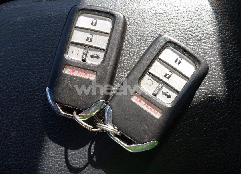 Photo 11 of 2017 Honda Civic TOURING (VIN 19XFC1F99HE007058)