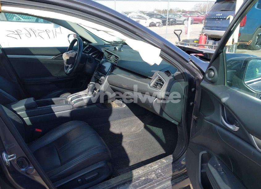 Photo 5 of 2017 Honda Civic TOURING (VIN 19XFC1F99HE007058)