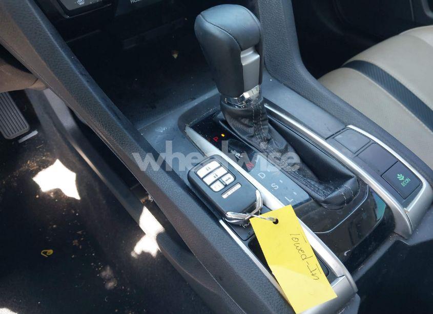 Photo 11 of 2017 Honda Civic TOURING (VIN 19XFC1F99HE030484)